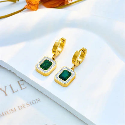 Aretes esmeralda de argolla bañados en oro 18K