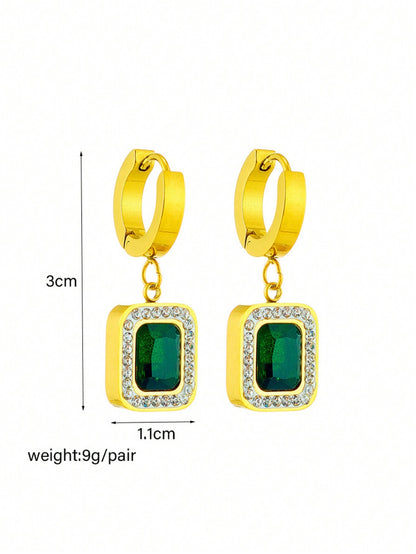 Medidas de los aretes esmeralda: 3 cm